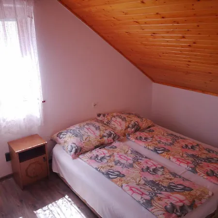 Vadasztanya Apartmanhazak シオーフォク