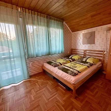 Vadasztanya Apartmanhazak シオーフォク