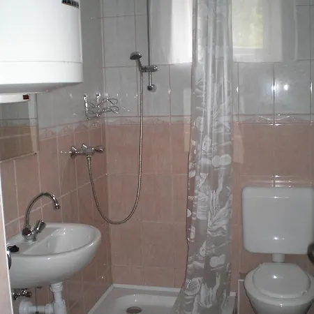 Vadasztanya Apartmanhazak シオーフォク