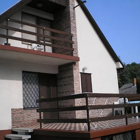 Vadasztanya Apartmanhazak * シオーフォク