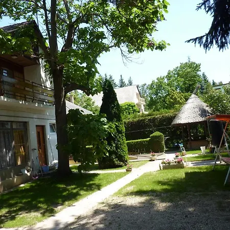 Vadasztanya Apartmanhazak シオーフォク