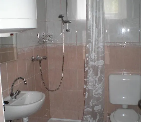 Vadasztanya Apartmanhazak Шиофок
